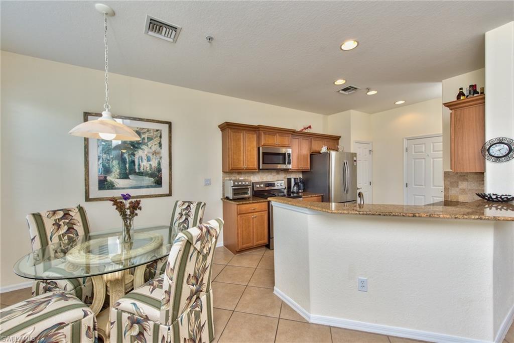 Image 4 of 28 For 12859 Carrington Cir 3-202