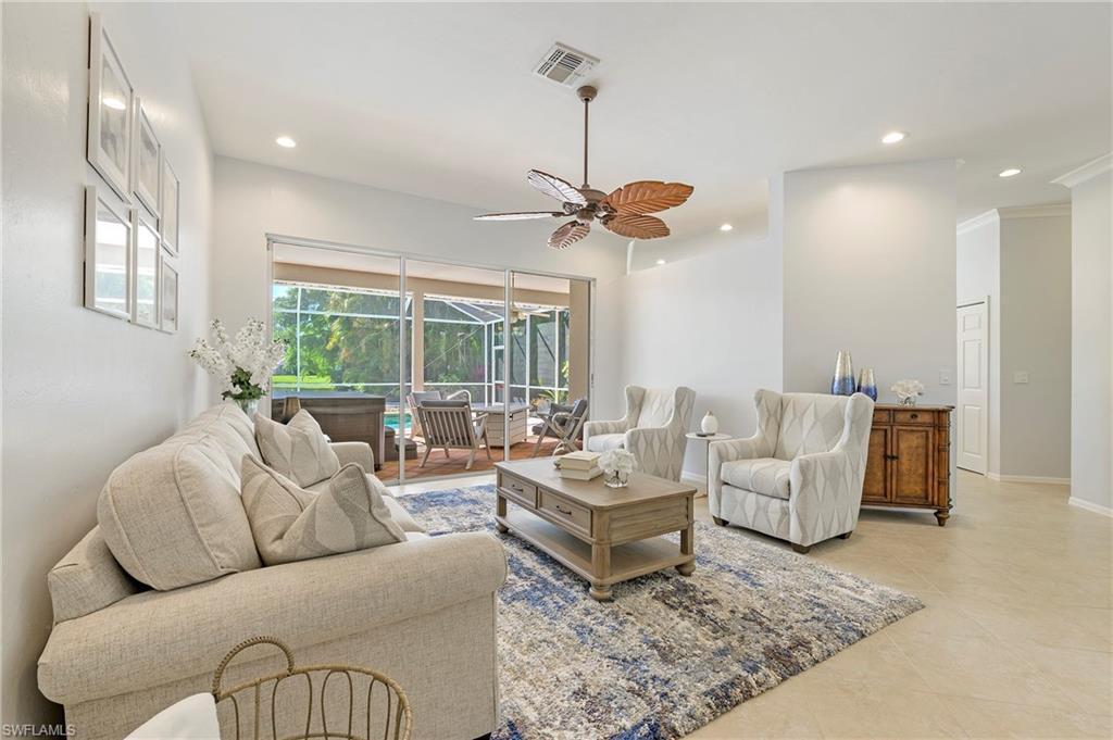 Details for 300 Wentworth Ct, NAPLES, FL 34104