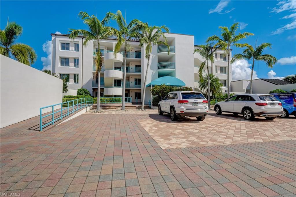 Details for 255 Park Shore Dr 3-322, NAPLES, FL 34103