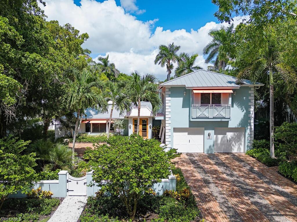 Details for 195 2nd Ave N, NAPLES, FL 34102