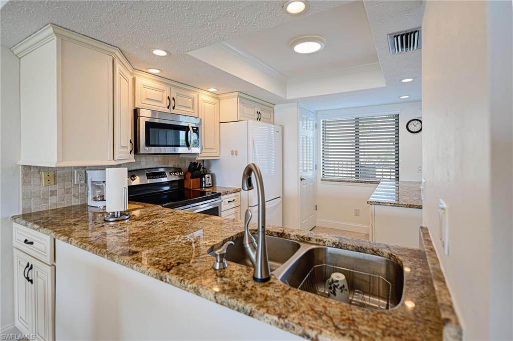 Image 10 of 22 For 4835 Bonita Beach Rd 104