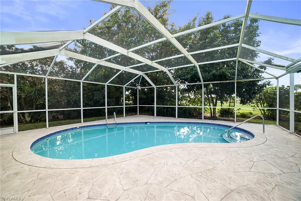 Details for 226 Pinehurst Cir, NAPLES, FL 34113