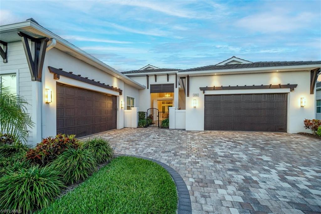 Details for 8761 Saint Lucia Dr, NAPLES, FL 34114