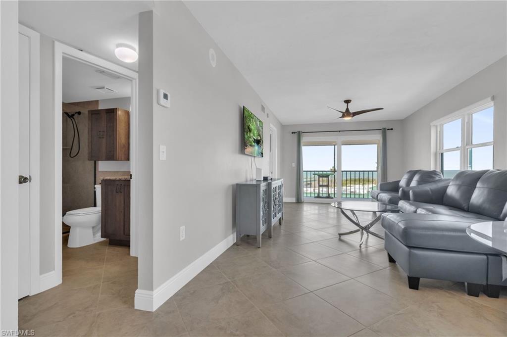 Image 21 of 35 For 6897 Estero Blvd 146