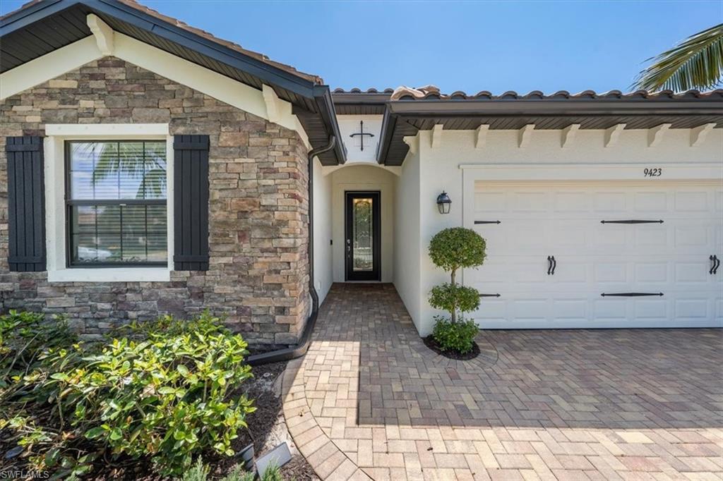 Details for 9423 Foxglove Ln, NAPLES, FL 34120