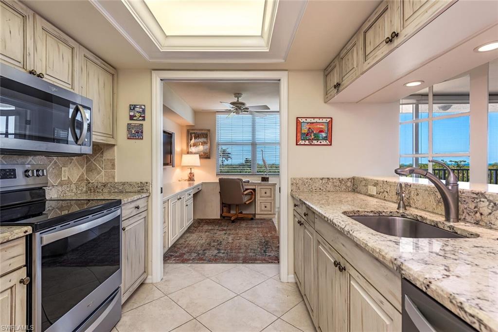 Image 8 of 19 For 6361 Pelican Bay Blvd 302