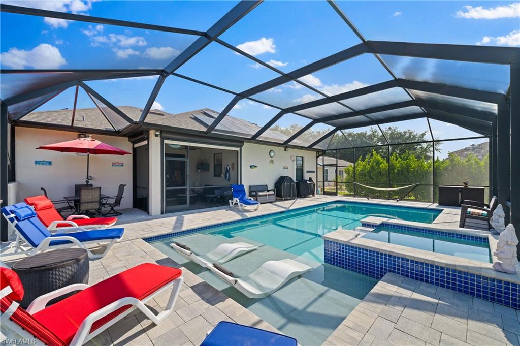 Details for 2070 47th Ave Ne, NAPLES, FL 34120