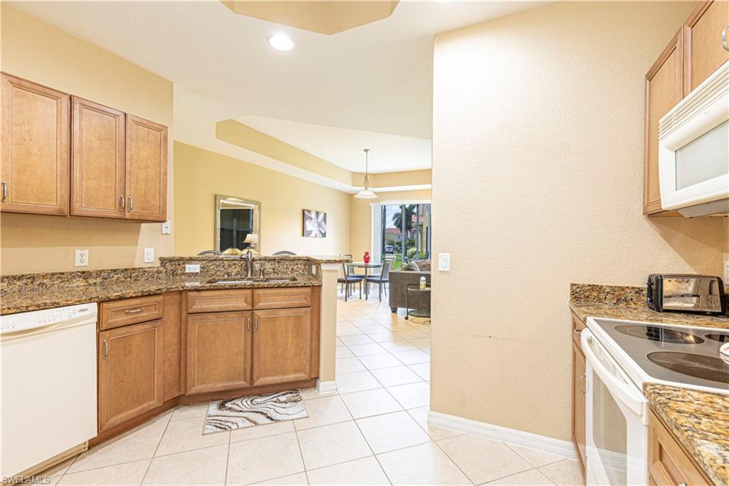 Image 4 of 23 For 9807 Solera Cove Pointe  103