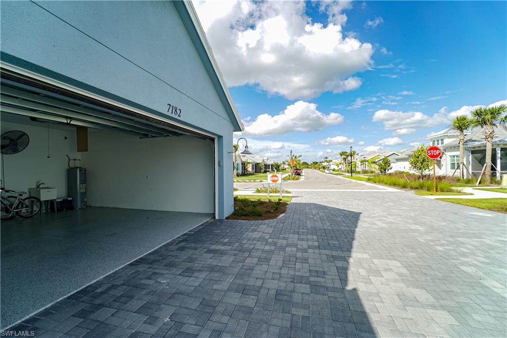 Image 37 of 50 For 7182 Saona Ct