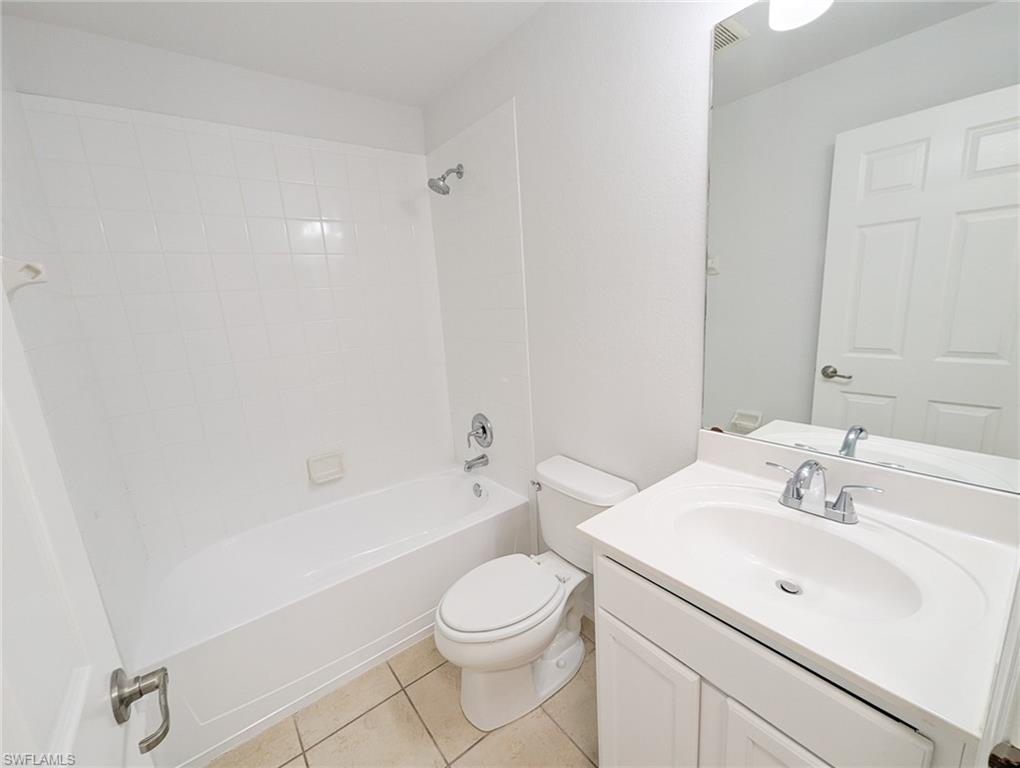 Image 17 of 27 For 9072 Gervais Cir 302