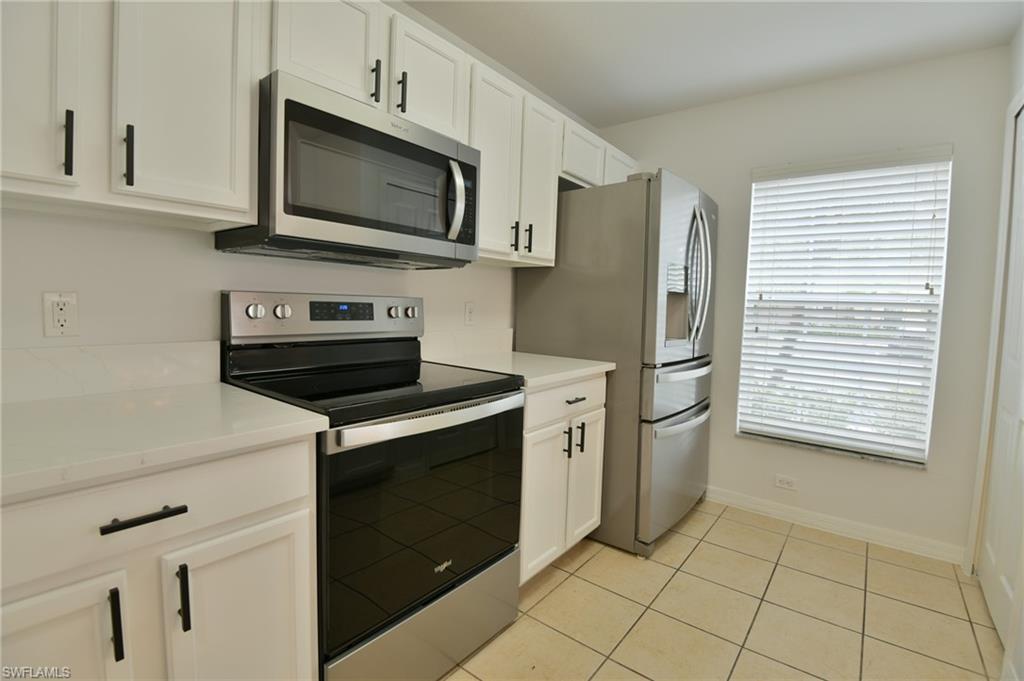 Image 3 of 27 For 9072 Gervais Cir 302