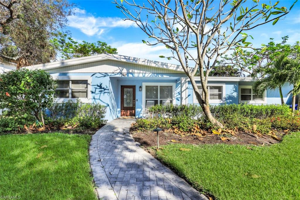 Details for 739 7th Ave N, NAPLES, FL 34102