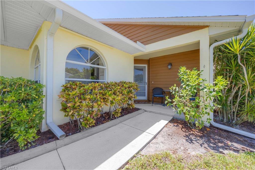 Details for 9834 Pennsylvania Ave, BONITA SPRINGS, FL 34135