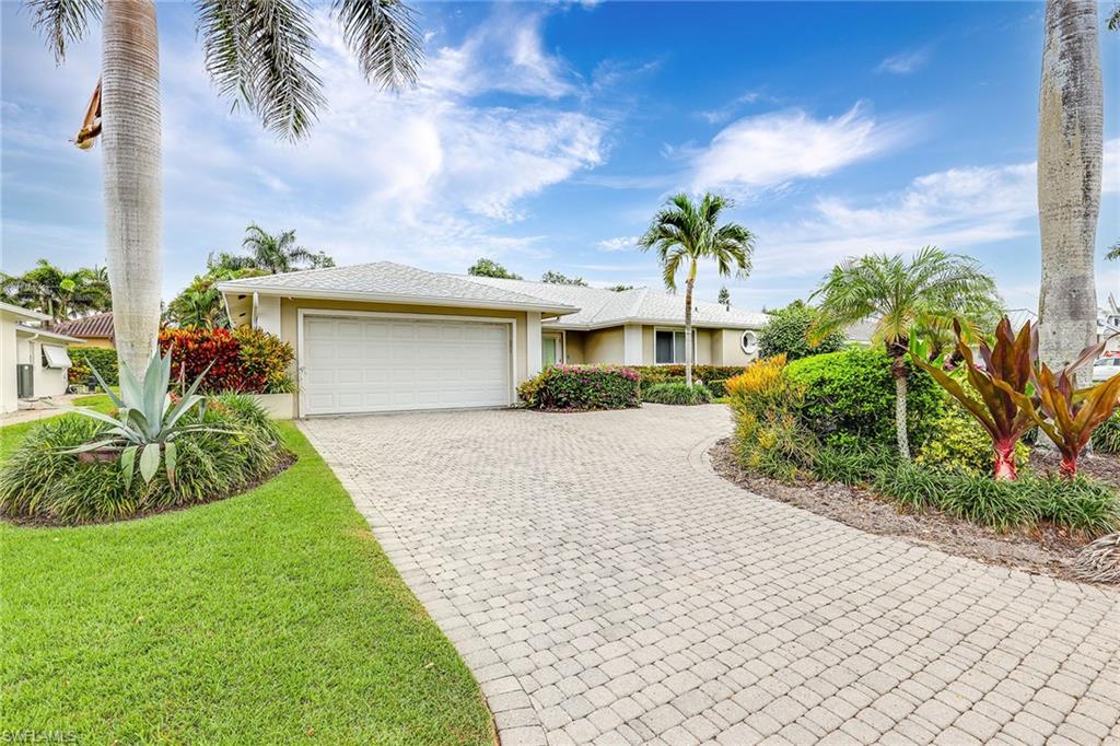 Details for 675 Harbour Dr, NAPLES, FL 34103