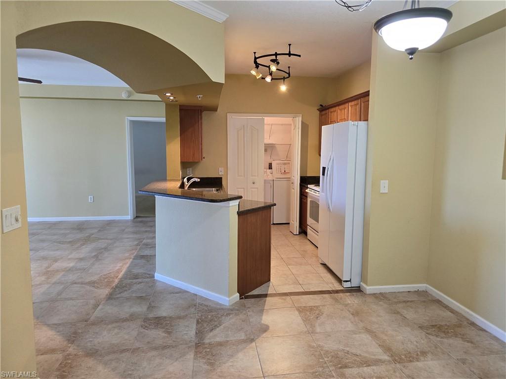 Image 11 of 43 For 12940 Positano Cir 201