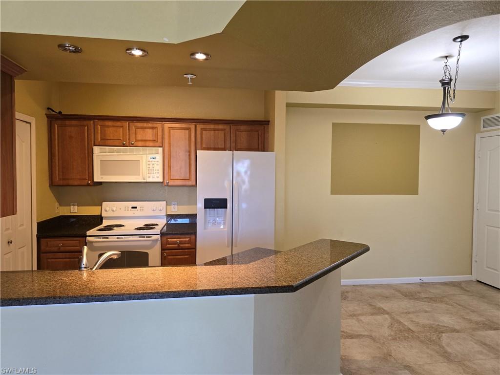 Image 4 of 43 For 12940 Positano Cir 201