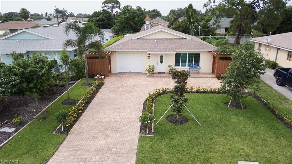 Details for 749 95th Ave N, NAPLES, FL 34108