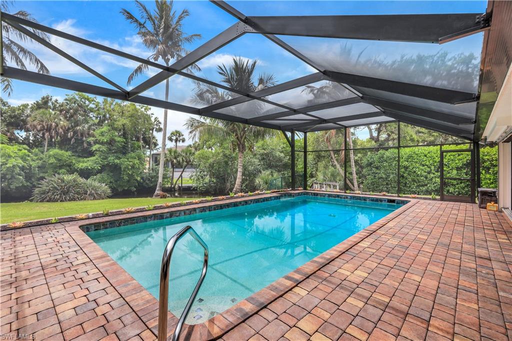 Details for 152 Oakwood Dr, NAPLES, FL 34110