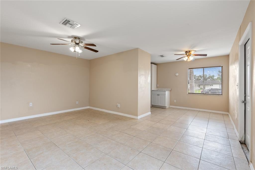 Image 6 of 26 For 11386-88 Summerwinds Ct