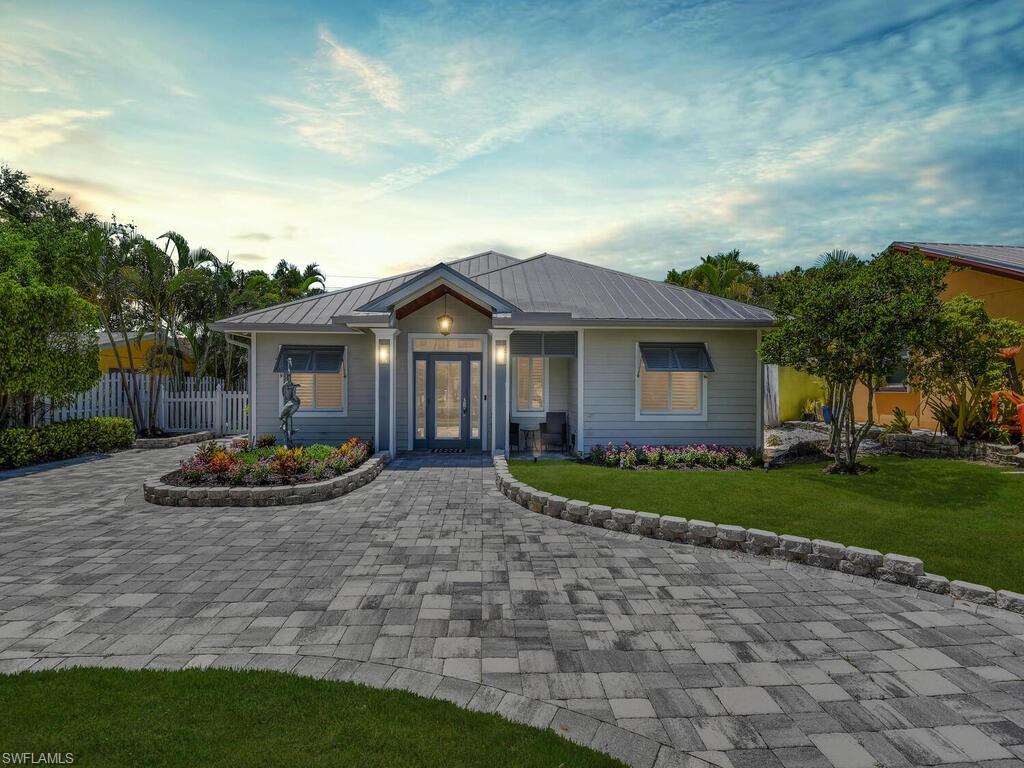 Details for 740 5th Ave N, NAPLES, FL 34102