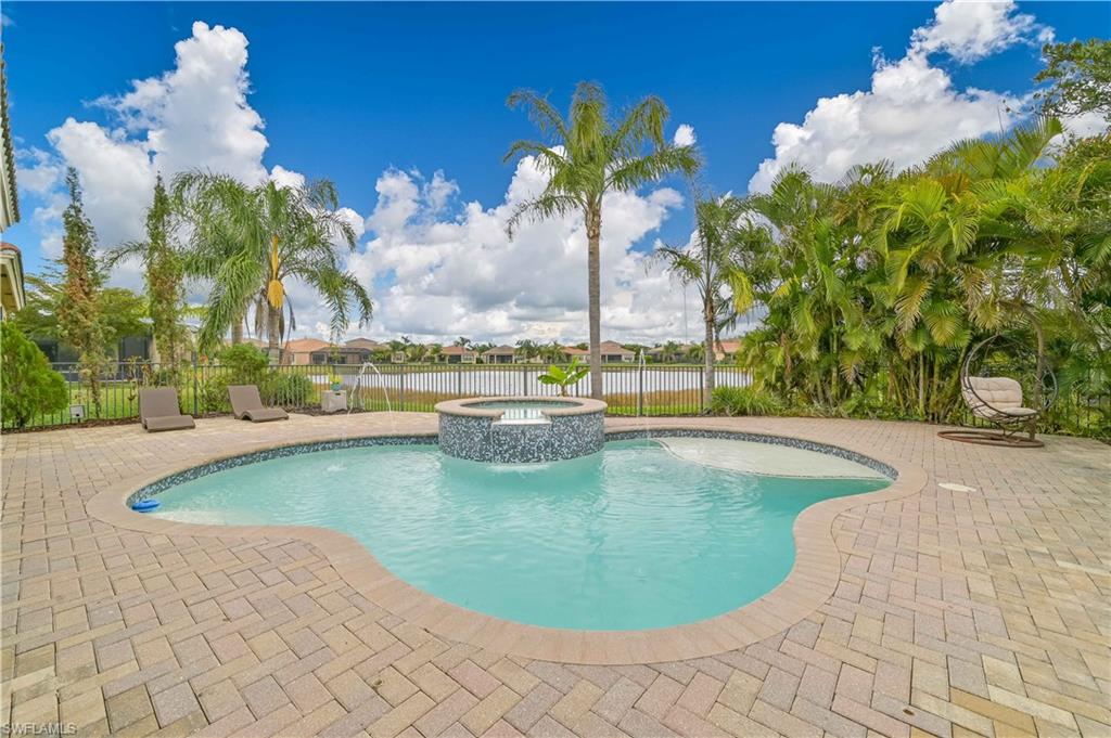 Details for 11553 Stonecreek Cir, FORT MYERS, FL 33913