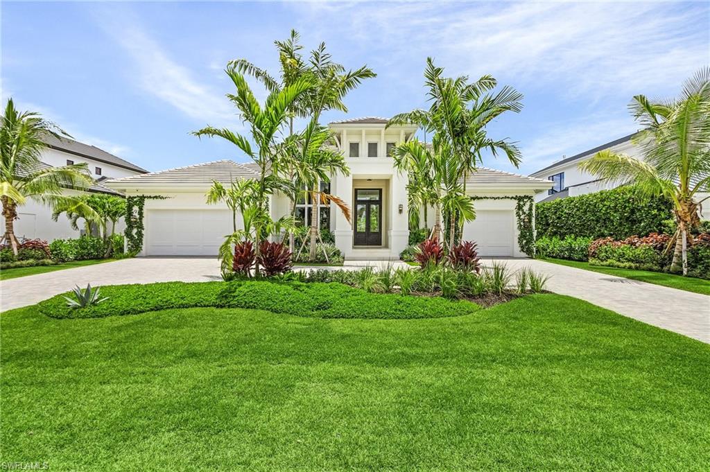 Details for 592 Pine Grove Ln, NAPLES, FL 34103