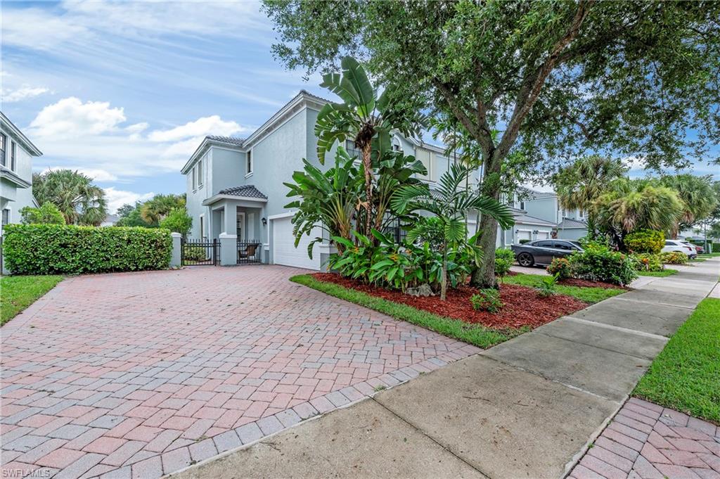 Details for 14768 Pinnacle Pl 64, NAPLES, FL 34119