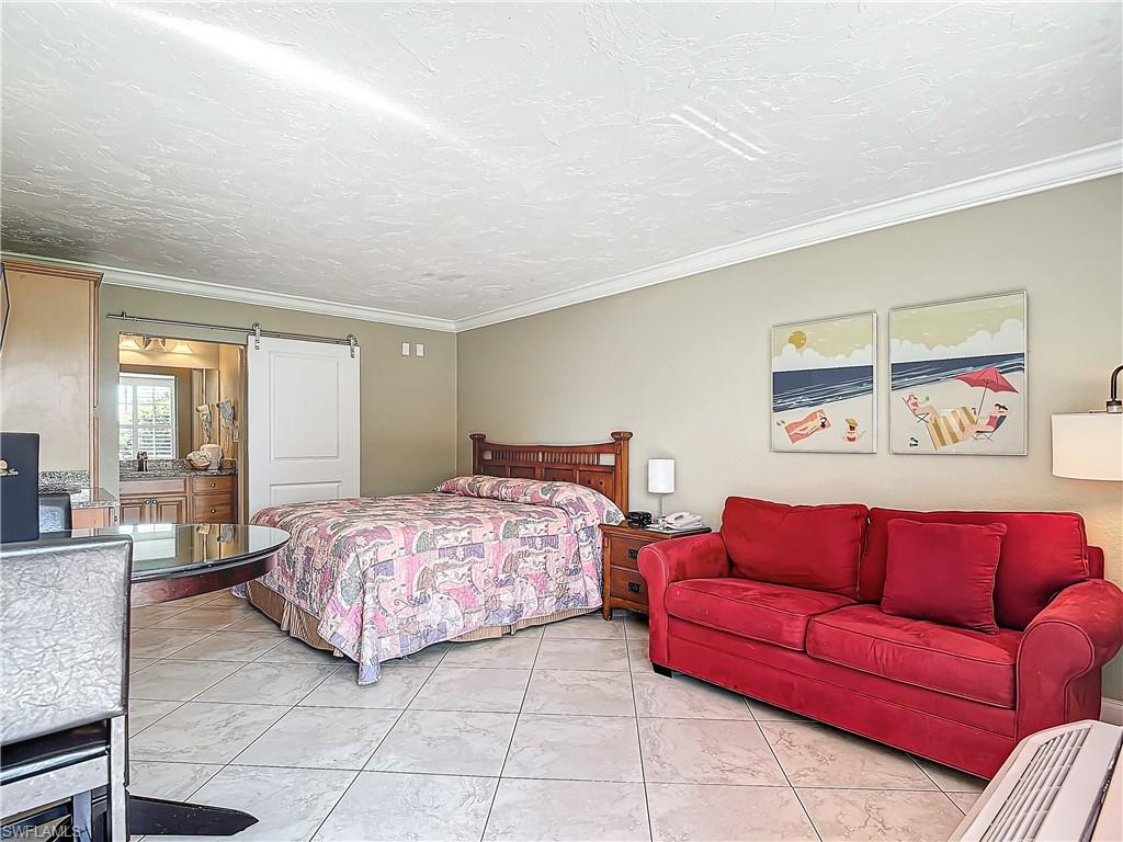 Image 13 of 35 For 2555 Tamiami Trl N 137