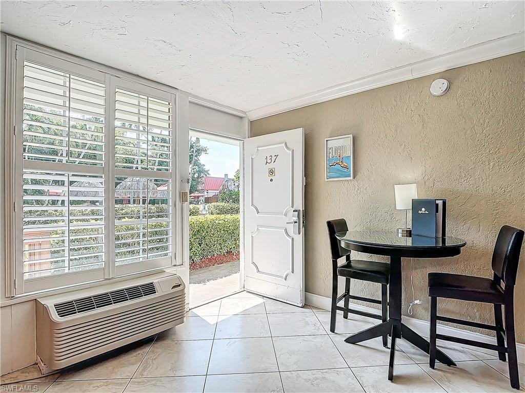 Image 3 of 35 For 2555 Tamiami Trl N 137