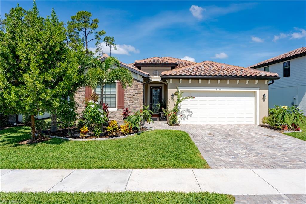 Details for 9355 Foxglove Ln, NAPLES, FL 34120