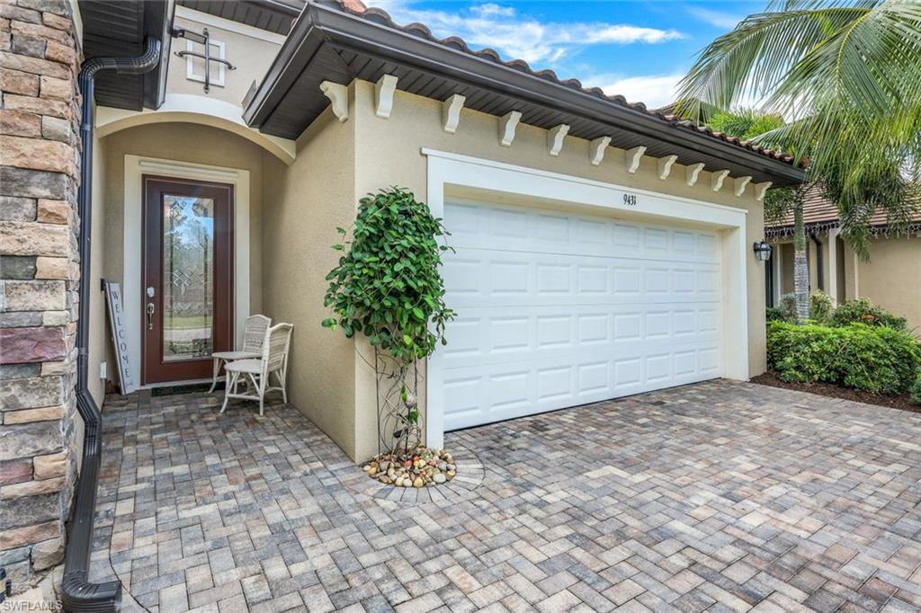 Details for 9431 Foxglove Ln, NAPLES, FL 34120