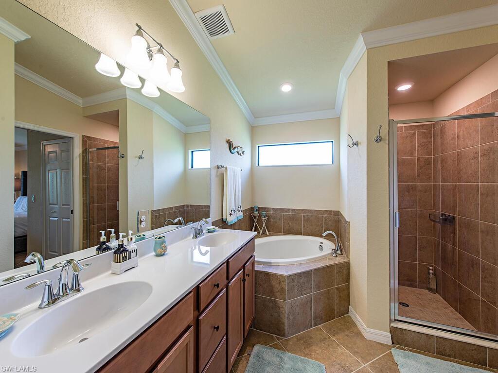 Image 8 of 15 For 9533 Avellino Way 2921