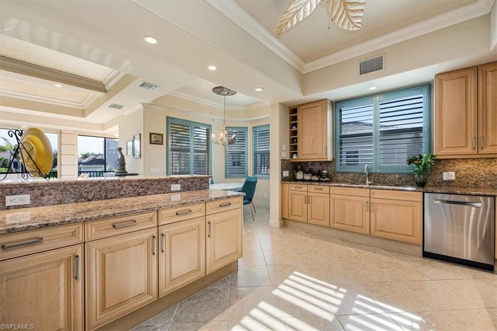 Image 15 of 40 For 501 Avellino Isles Cir 39202