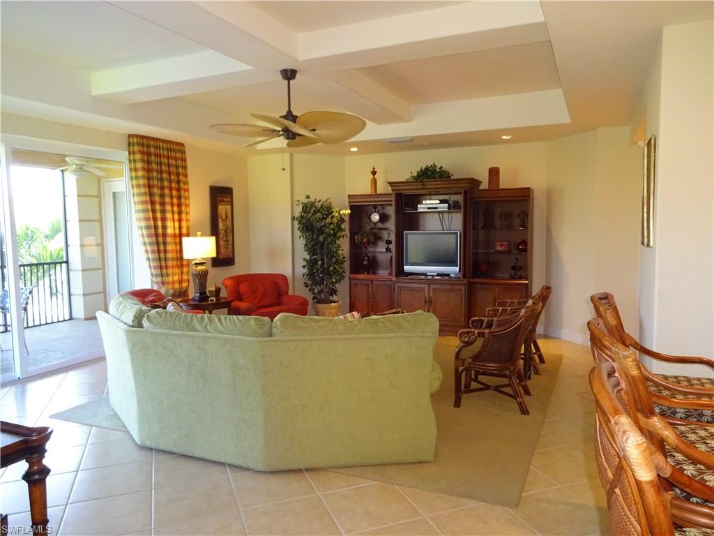 Image 8 of 14 For 571 Avellino Isles Cir 201