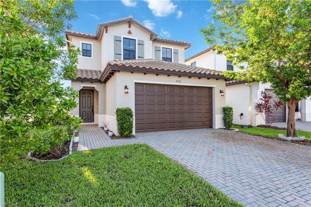 Details for 8732 Madrid Cir, NAPLES, FL 34104