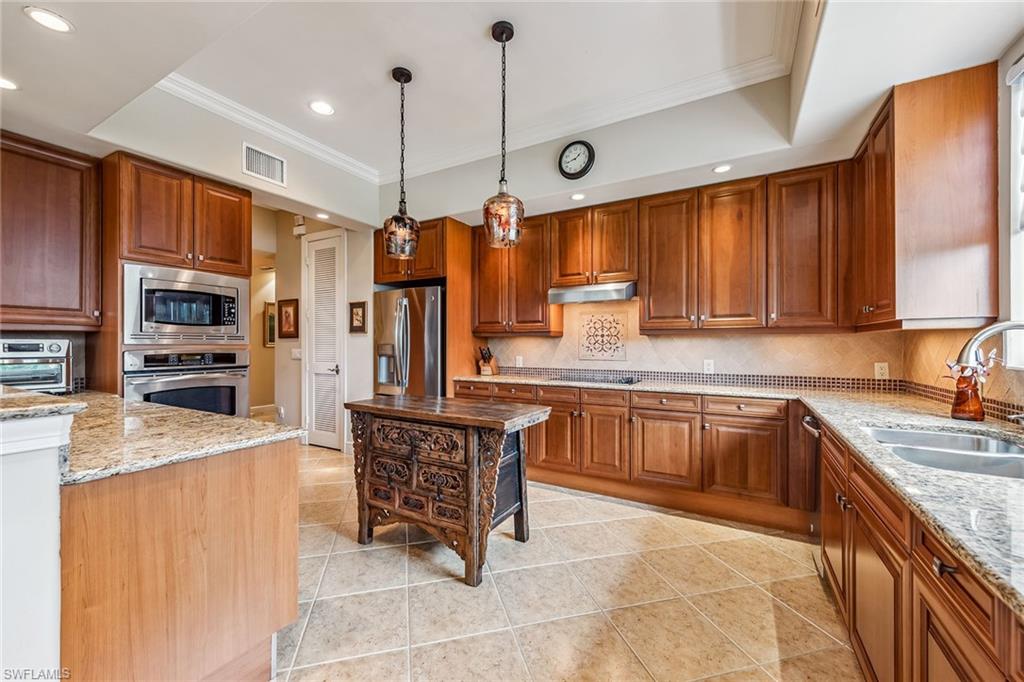 Image 14 of 34 For 501 Avellino Isles Cir 39201