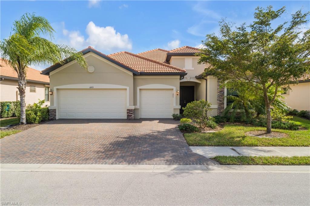 Details for 10925 Pistoia Dr, FORT MYERS, FL 33913