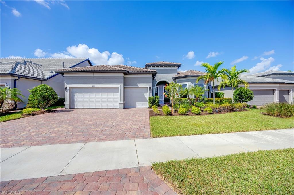 Details for 6883 Cocoplum St, NAPLES, FL 34114