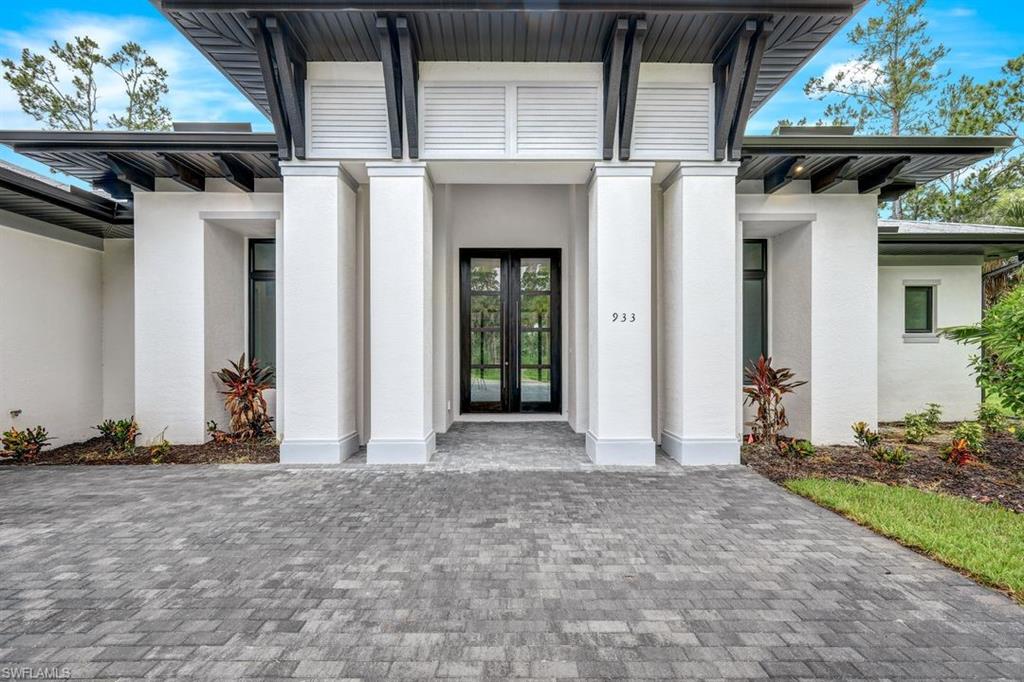 Details for 933 11th St Sw, NAPLES, FL 34117