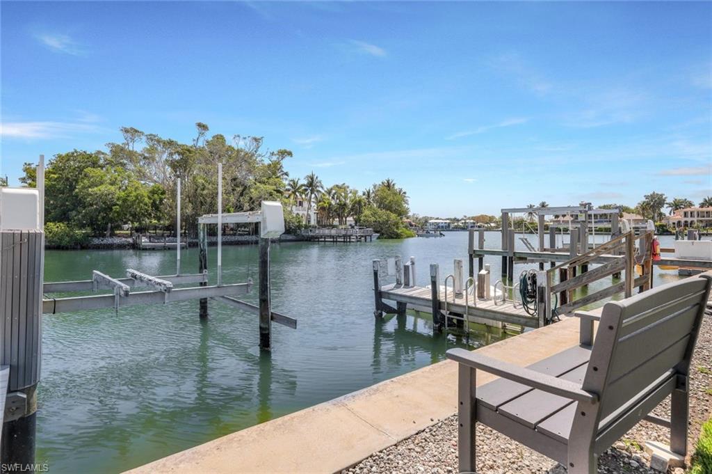 Details for 1930 Gulf Shore Blvd N D202, NAPLES, FL 34102