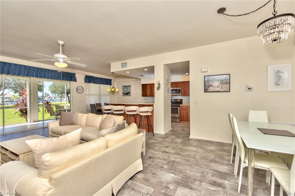 Image 4 of 30 For 285 Cays Dr 2302