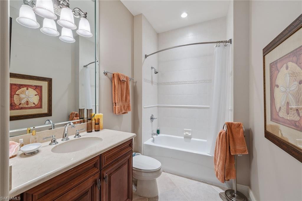 Image 19 of 31 For 513 Avellino Isles Cir 36202