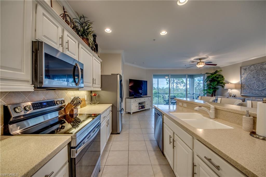 Image 17 of 49 For 14776 Calusa Palms Dr 204