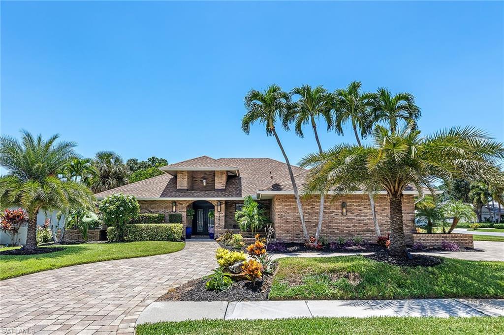 Details for 2376 Pine Woods Cir 1, NAPLES, FL 34105