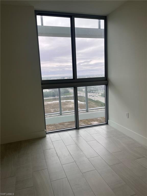 Image 13 of 19 For 2000 Metropica Way 1704