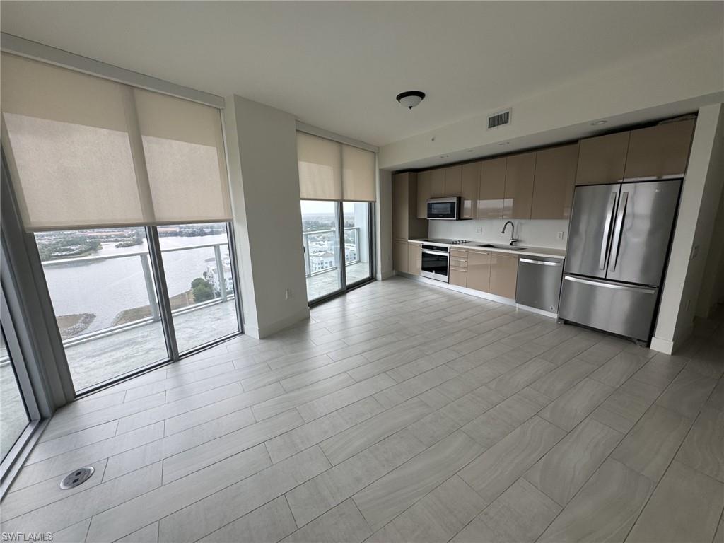 Image 3 of 19 For 2000 Metropica Way 1704