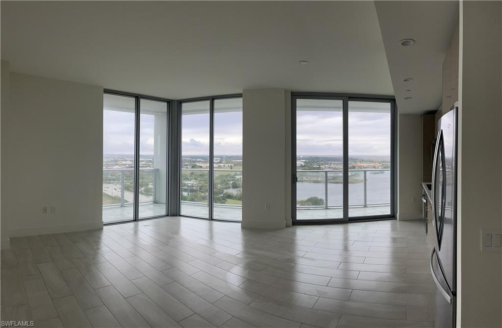 Image 8 of 19 For 2000 Metropica Way 1704