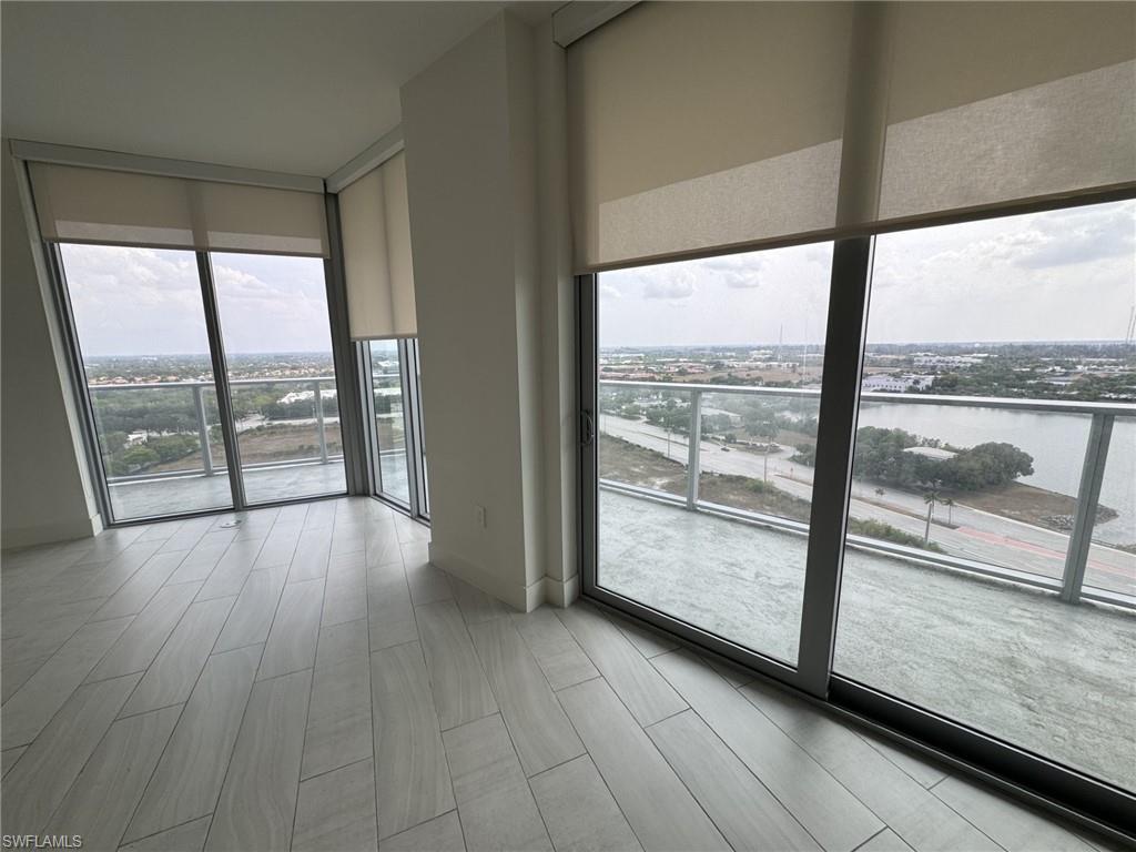 Image 9 of 19 For 2000 Metropica Way 1704