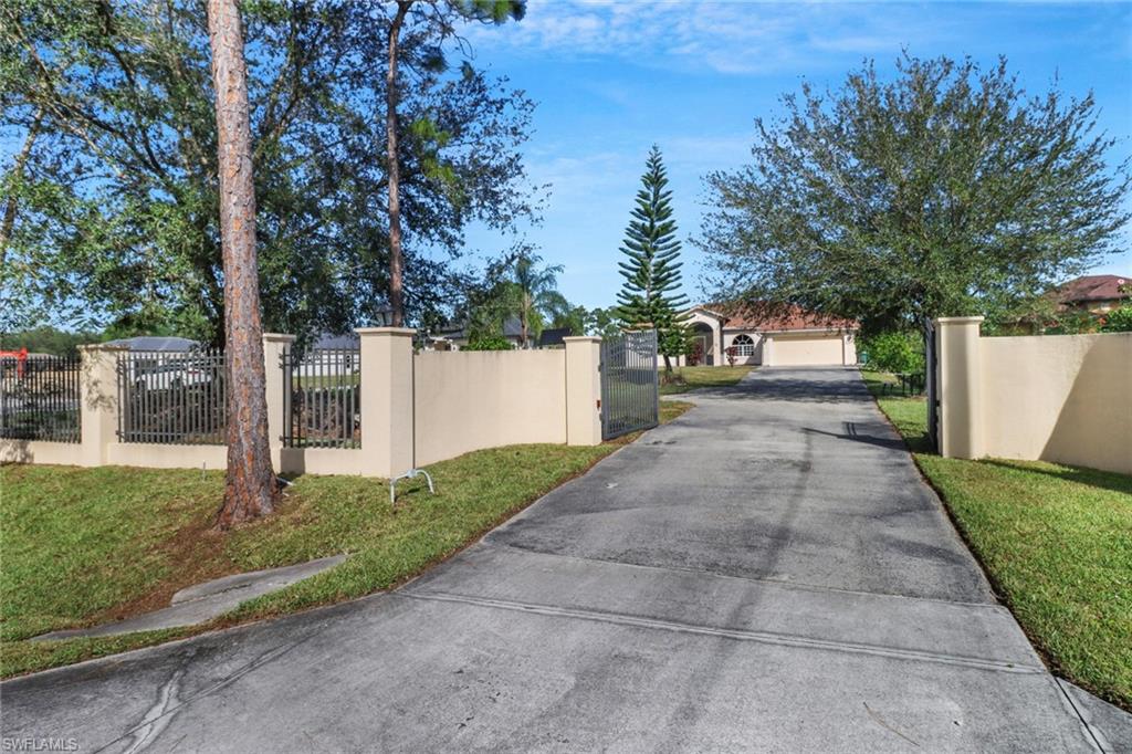 Details for 2041 24th Ave Ne, NAPLES, FL 34120