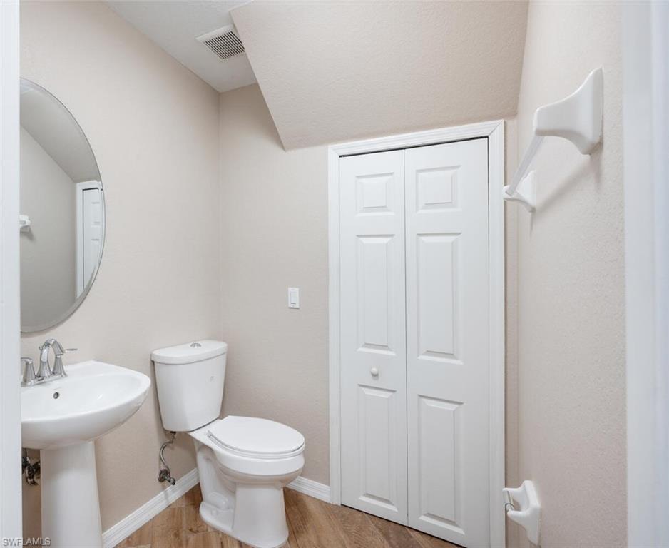 Image 10 of 29 For 9063 Gervais Cir 1206